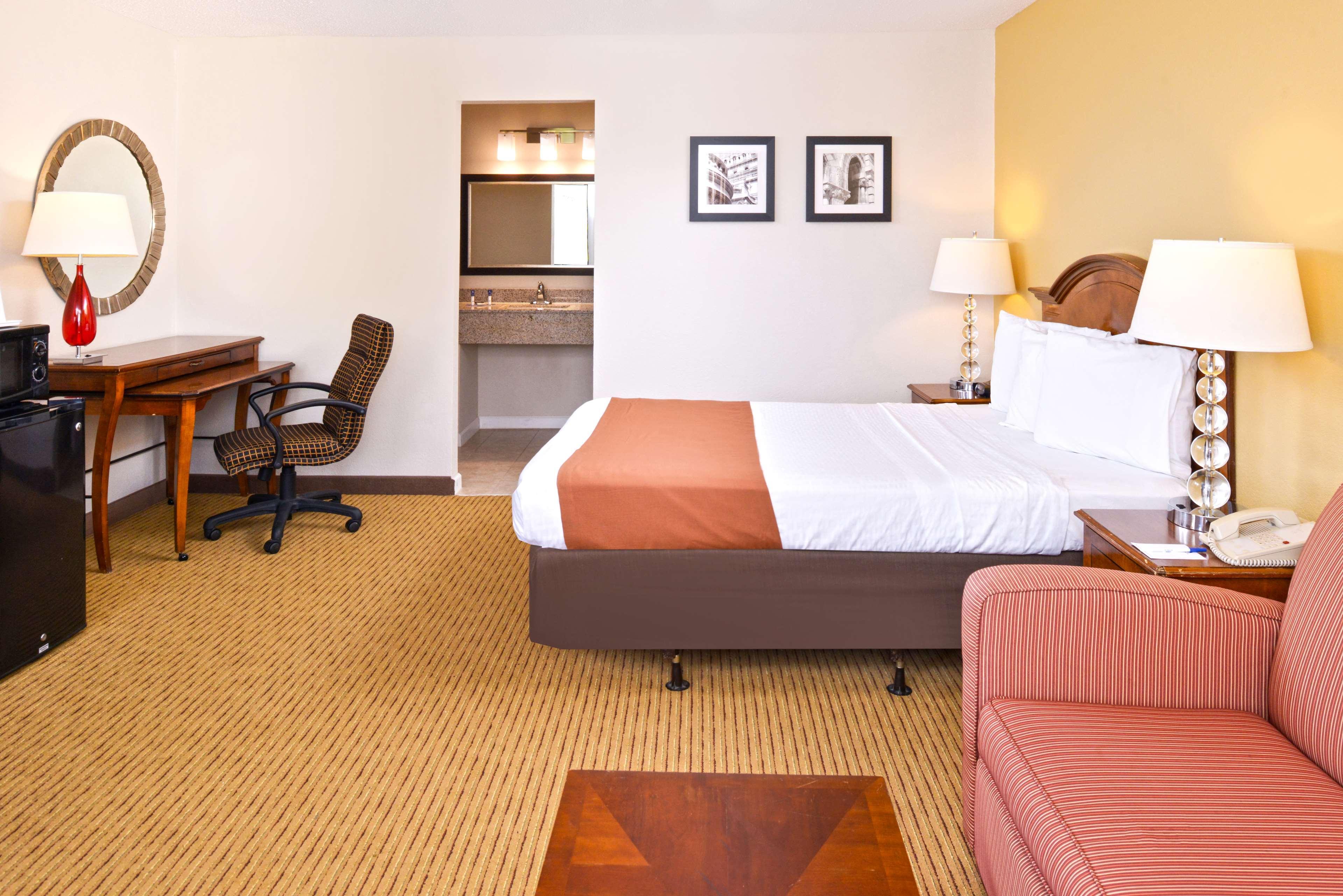 Americas Best Value Inn Платтсбург Экстерьер фото