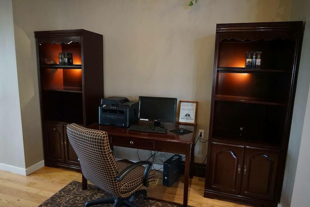 Americas Best Value Inn Платтсбург Экстерьер фото